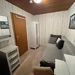 Moebliertes Haus Mit Garten Im Herzen Von Apartament