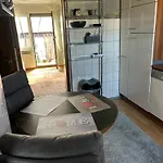 Moebliertes Haus Mit Garten Im Herzen Von Apartament