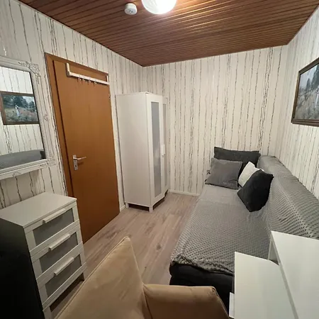 Moebliertes Haus Mit Garten Im Herzen Von Apartment