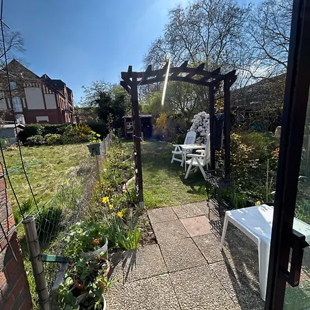 Möbliertes Haus Mit Garten Im Herzen Von *