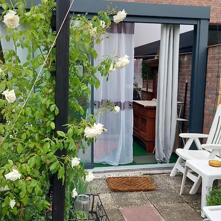 Appartement Moebliertes Haus Mit Garten Im Herzen Von *