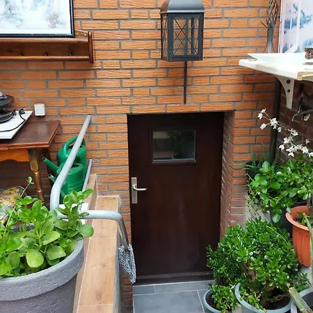 Moebliertes Haus Mit Garten Im Herzen Von Appartement Moers