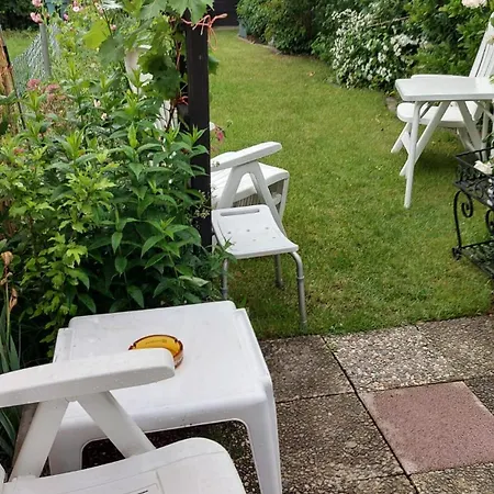 Moebliertes Haus Mit Garten Im Herzen Von *