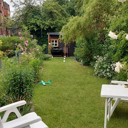 Moebliertes Haus Mit Garten Im Herzen Von *