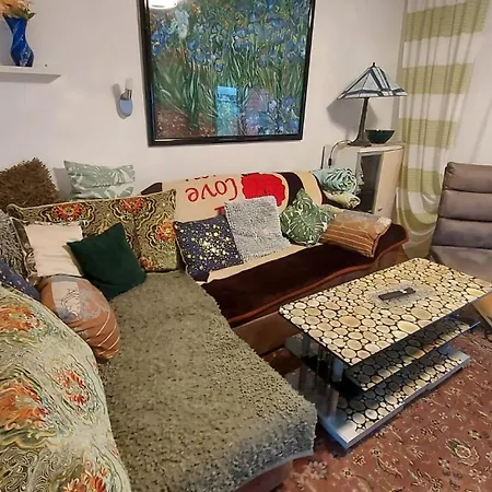 Appartement Moebliertes Haus Mit Garten Im Herzen Von Moers