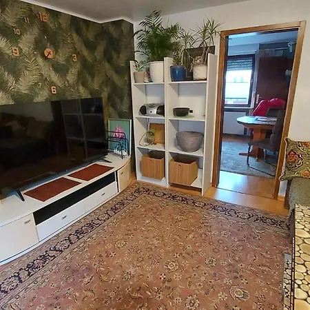 Appartement Moebliertes Haus Mit Garten Im Herzen Von