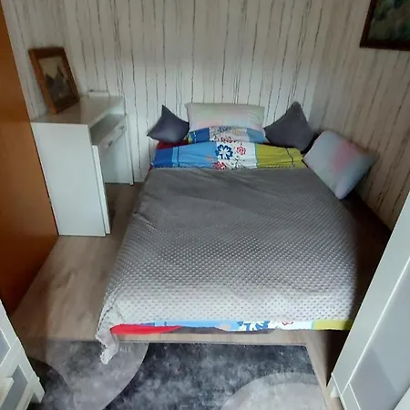 Appartement Moebliertes Haus Mit Garten Im Herzen Von