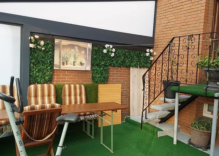 Moebliertes Haus Mit Garten Im Herzen Von Apartamento