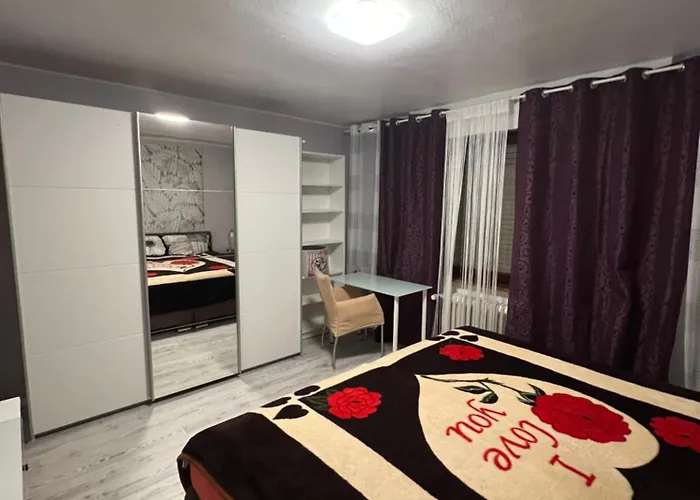 Moebliertes Haus Mit Garten Im Herzen Von Apartment Moers