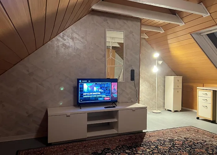 Apartamento Moebliertes Haus Mit Garten Im Herzen Von