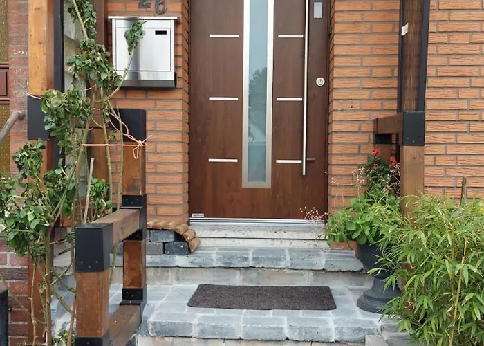 Moebliertes Haus Mit Garten Im Herzen Von *